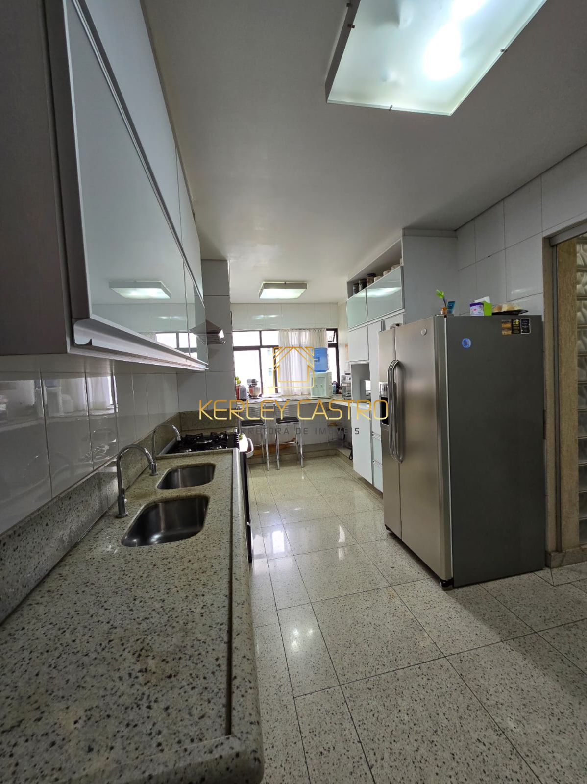 VENDO APARTAMENTO DE ALTO PADRÃO NO CENTRO